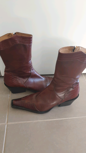 blundstone derrimut